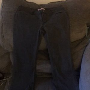 Women’s Or juniors size 5 Candies dark gray jeans.